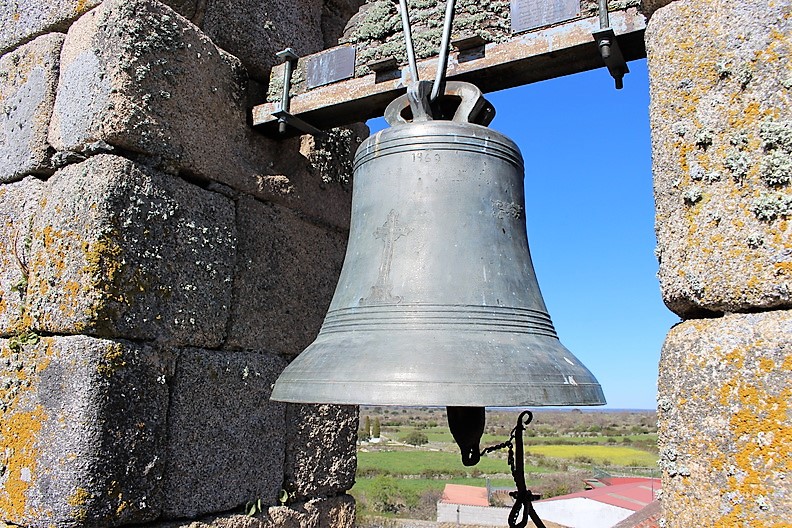 Campana en El Manzano