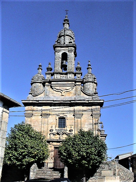 Iglesia de Santa María en Hermisende