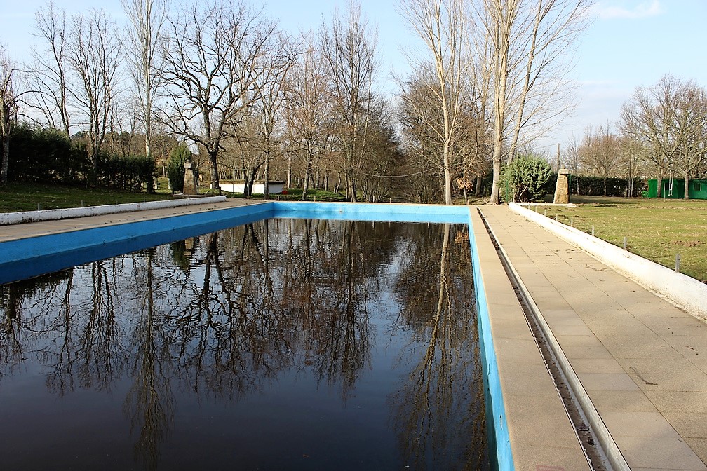 Piscina Núcleo Recreativo la Dehesa